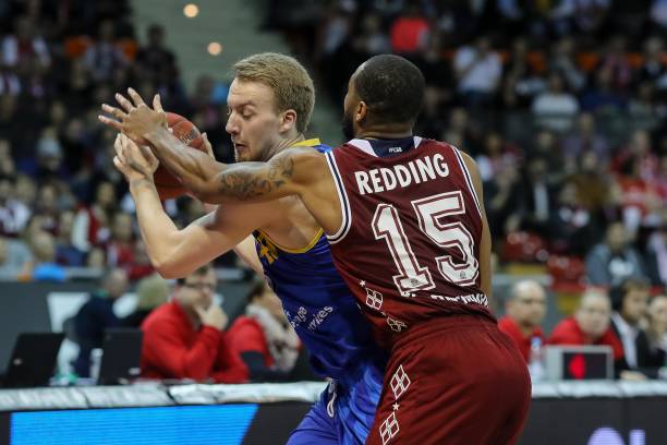 超赛场贡献 超赛场贡献