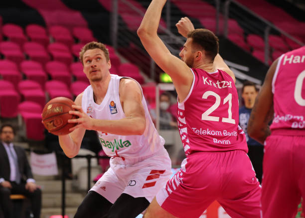 并不只是两 并不只是两